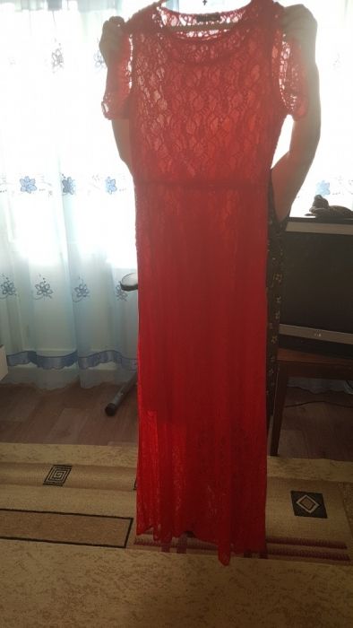 Платье в пол гепюровое