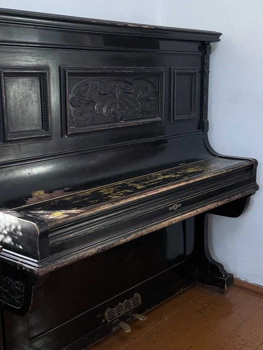 Продаётся антикварное пианино Leppenberg (С.-Петербург) начала XX века