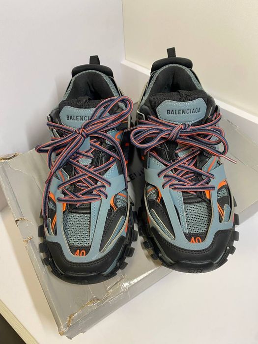 Balenciaga track 1