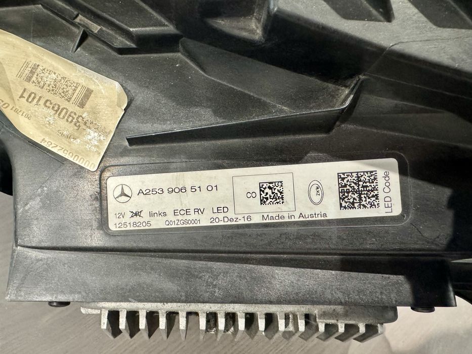 Продавам оригинални LED фарове за Mercedes GLC X253 C253