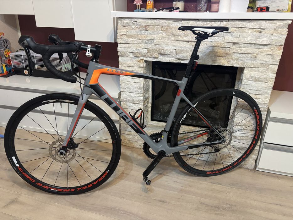 Vand cursiera Cube Attain carbon