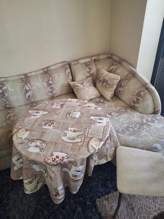 Кухненски диван маса и 2 стола