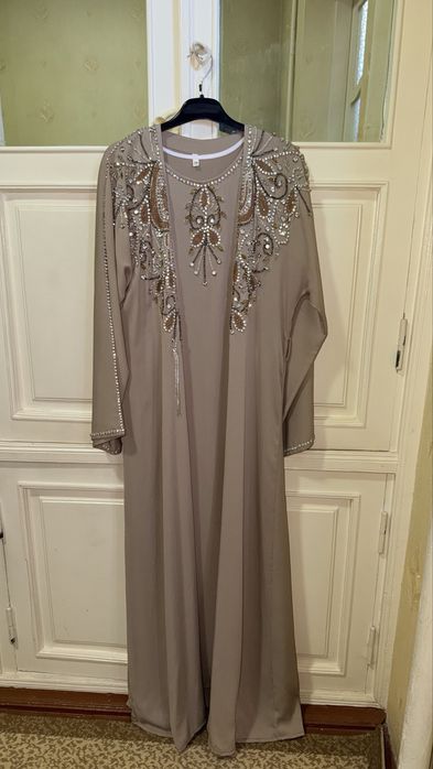 Пуховик, безрукавка,пальто, абая, платья