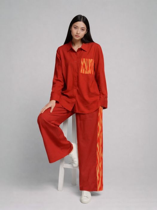 Женский костюм-двойка оверсайз с лампасами из штапеля с этно-принтом