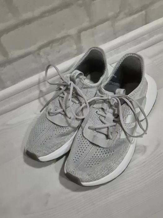 Vand adidași adidas