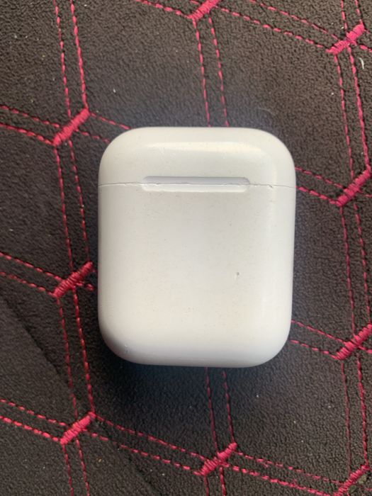 Продаю airpods 1 оригинал !