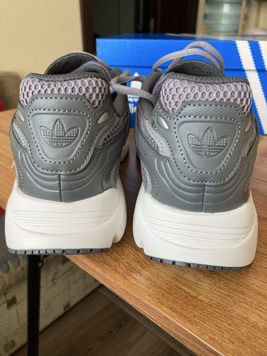 Мъжки оригинални маратонки Adidas Ozmilen