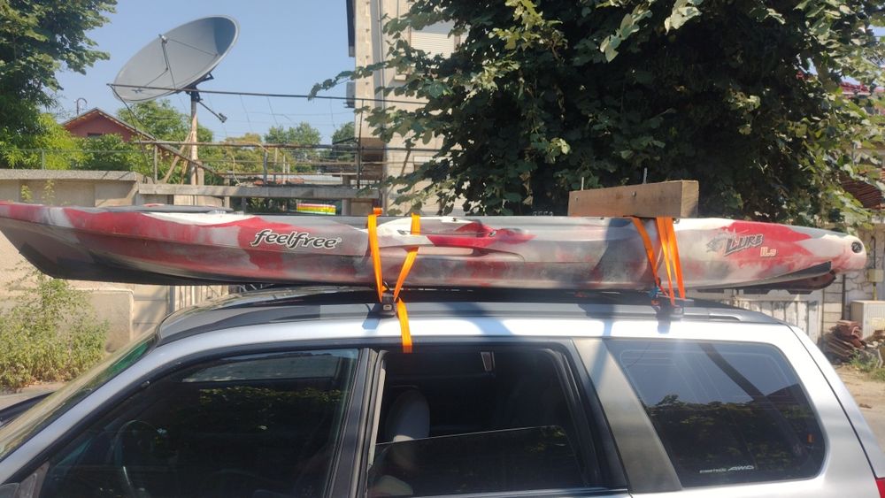 Каяк за риболов и забавление