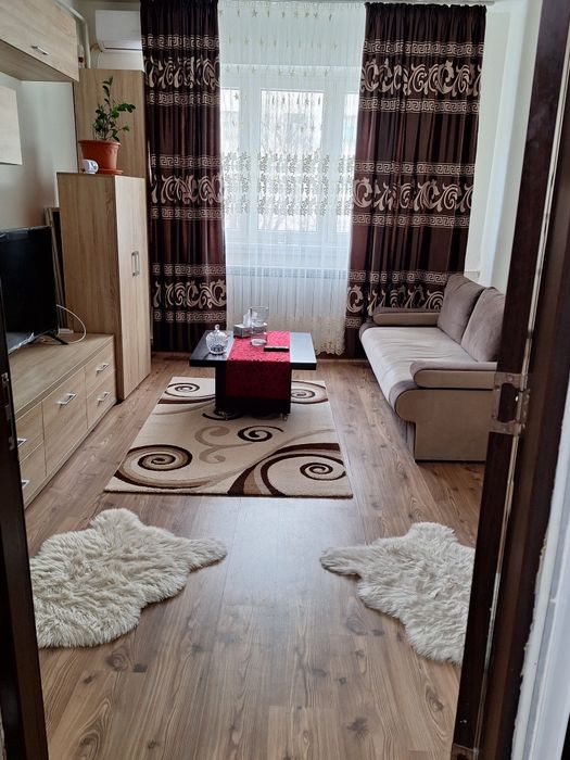 Vând garsonieră in spate la Mall Galați