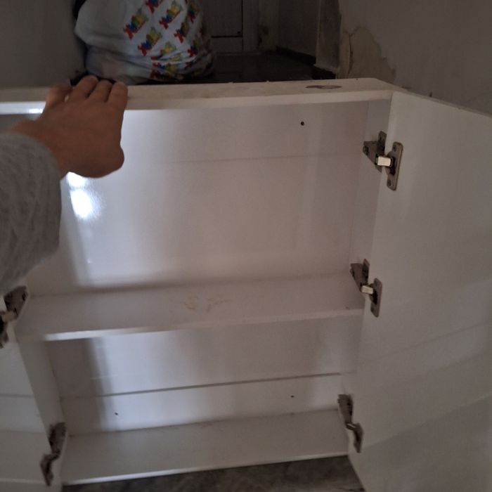 Шкаф за баня интеркерамик