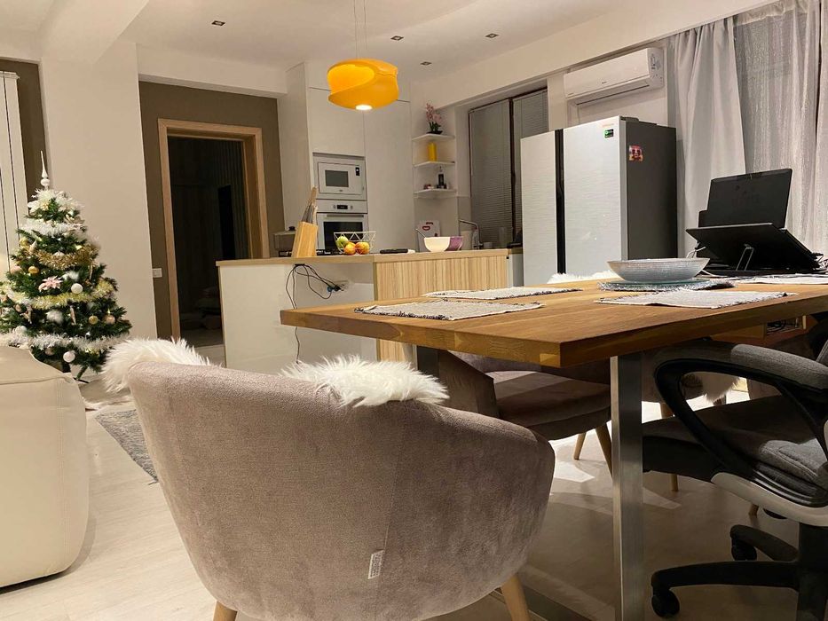 Direct Proprietar vanzare! Apartament spatios, 3 camere -Palazu Mare-