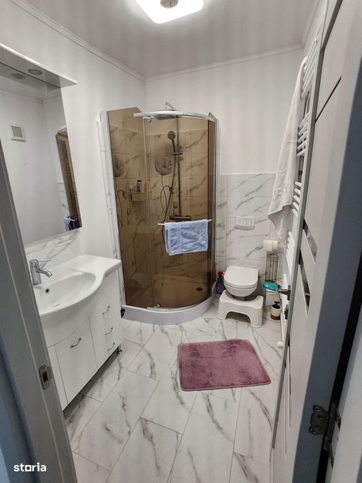 Casă rezidențială cu 9 camere, amplasare centrală