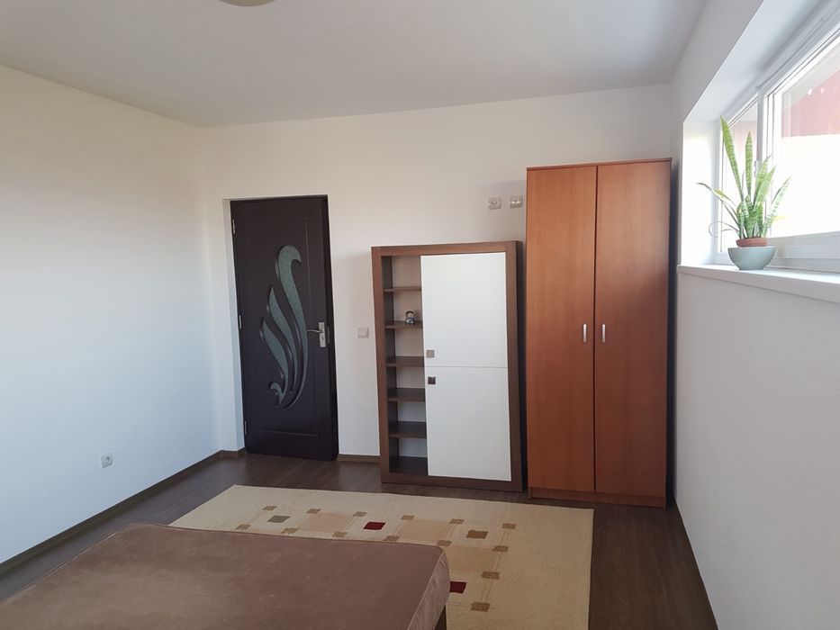 Inchiriez apartament 3 camere Centru