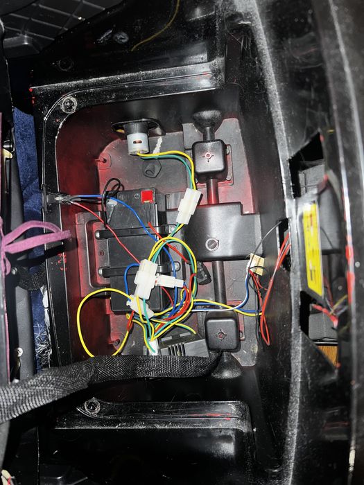 Электромобиль детский