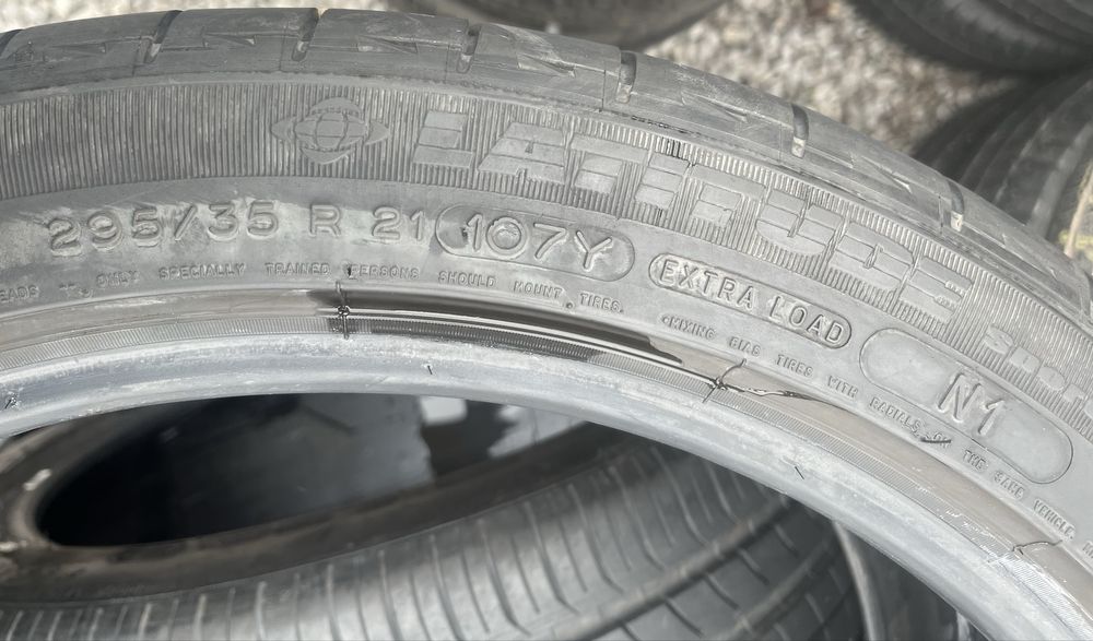 4бр 295/35/21 на 7мм  Топ Мишелин Латитут