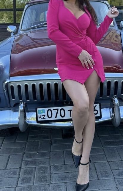 Продам новые платья