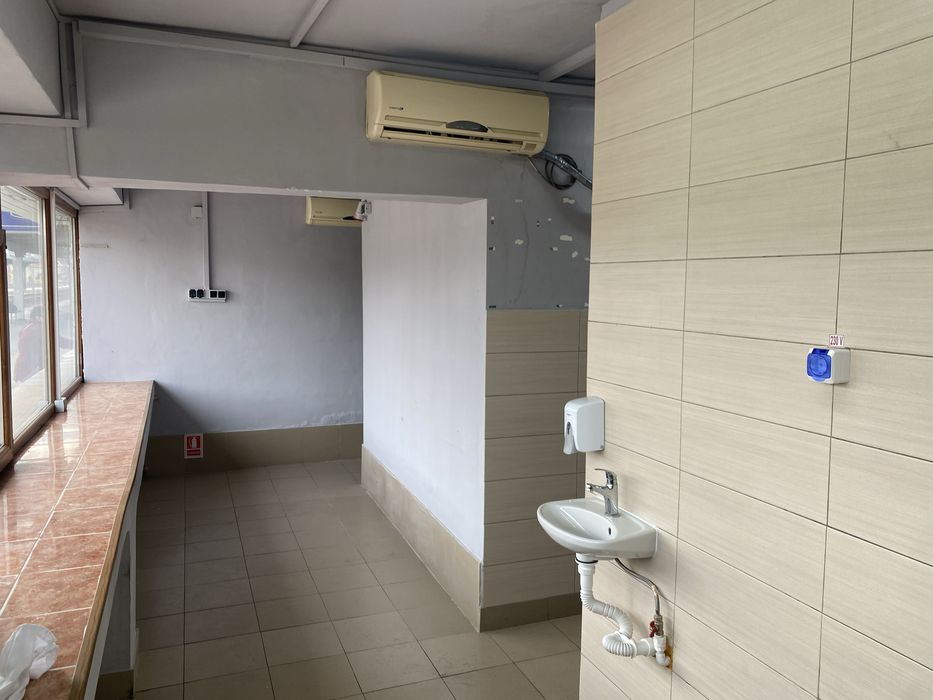 Spatiu comercial, peron gara, pretabil fast food