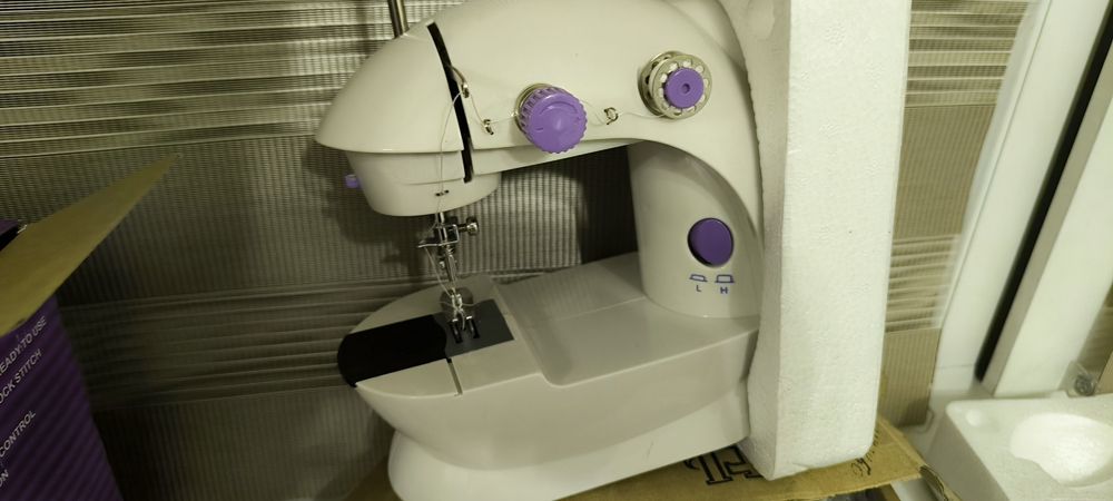 Продам швейную машинку