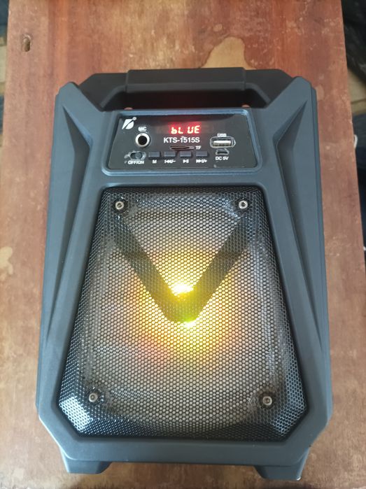 Мощна тонколона.