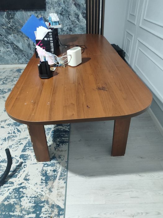 Продам стол гостиной