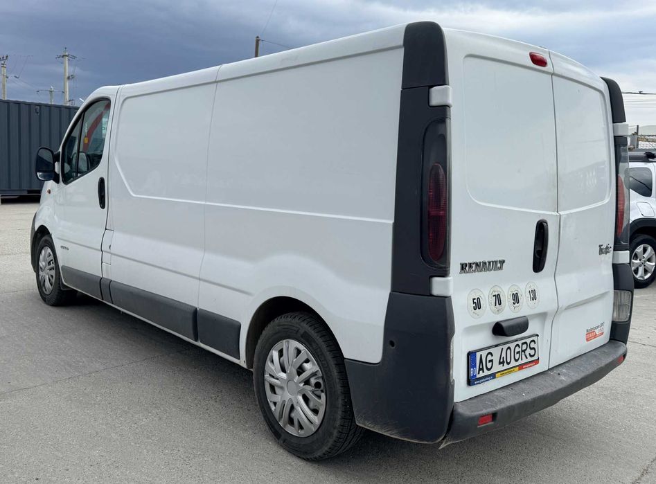 Renault Trafic Furgon 1.9 dCi 100 CP – Utilitară Fiabilă, pregătită de lucru