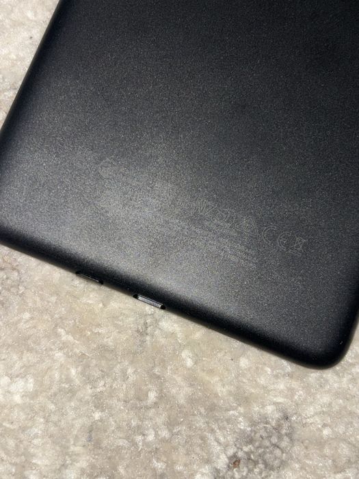Vând Kindle Generatia 11