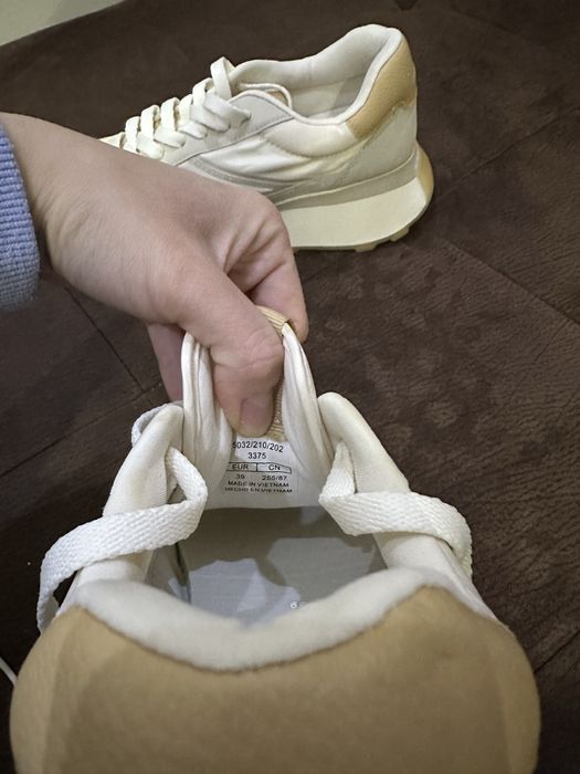 Zara сникърси