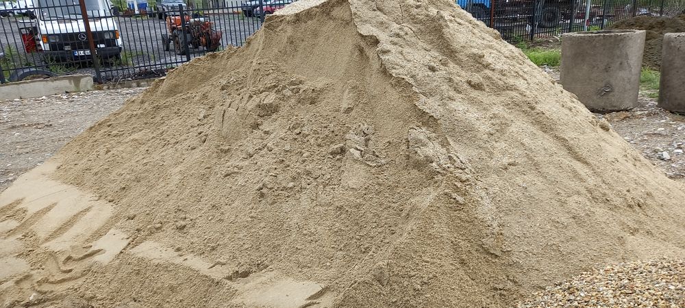 Продавам филц-пясък ,Скална маса трошено и всички инертни материали н