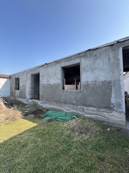 Зангиота тумани Чинор маҳалласида 8сотих ҳовли сотилади