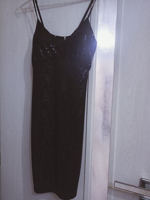 Рокля S/M еластична с паетки