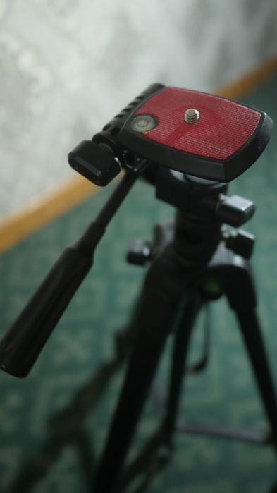 Штатив, купил за 200 000