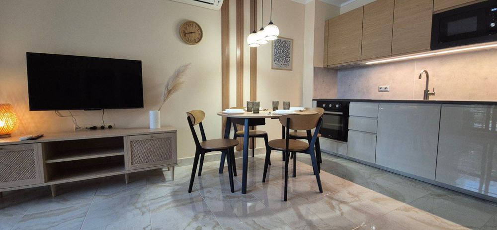 Дава се под наем Двустаен апартамент в Несебър - 68 кв.м за 650 € - Снимка #1