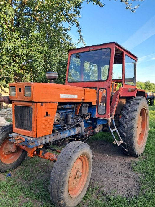 Vând tractor U650