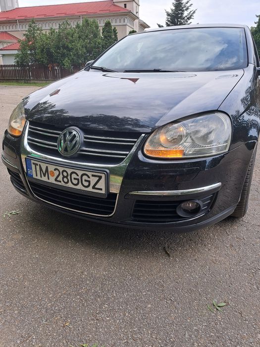 Vând Volkswagen Jetta