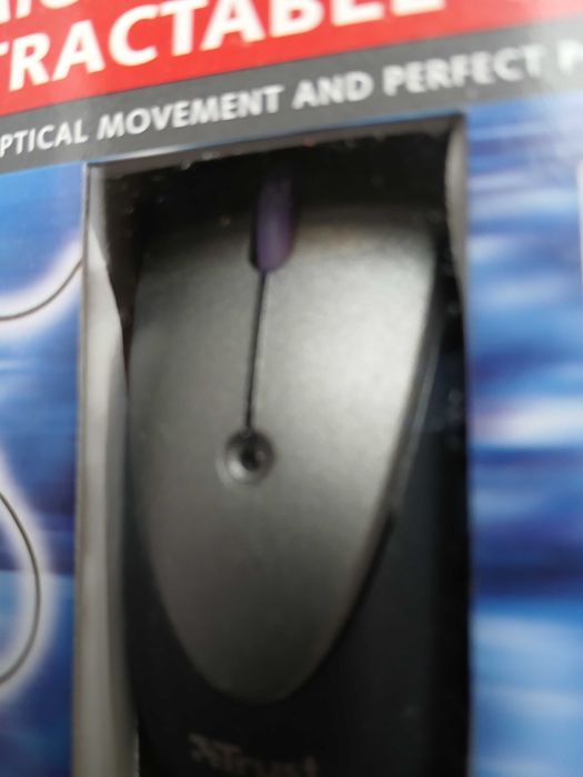 Продавам нова оптична мини мишка с USB конектор