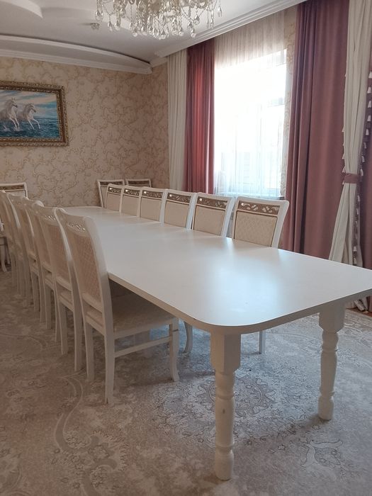 Стол для гостиной