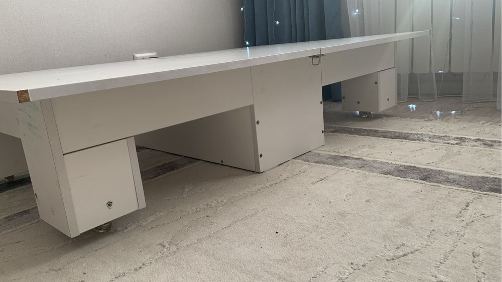 Продам не высокий стол