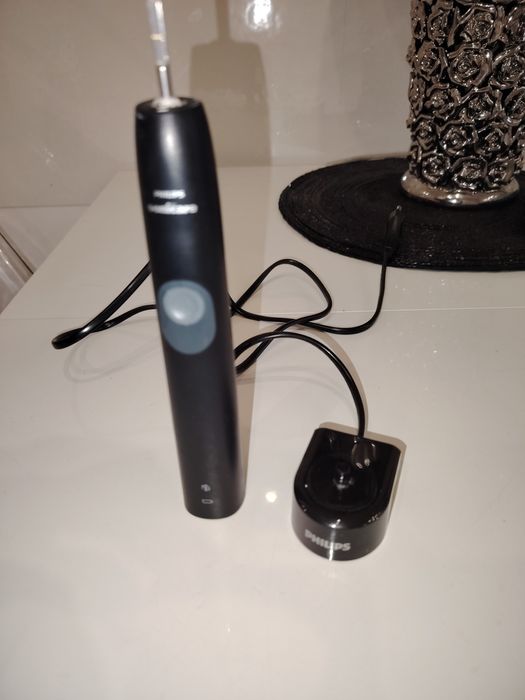 PHILIPS  електрическа четка за зъби