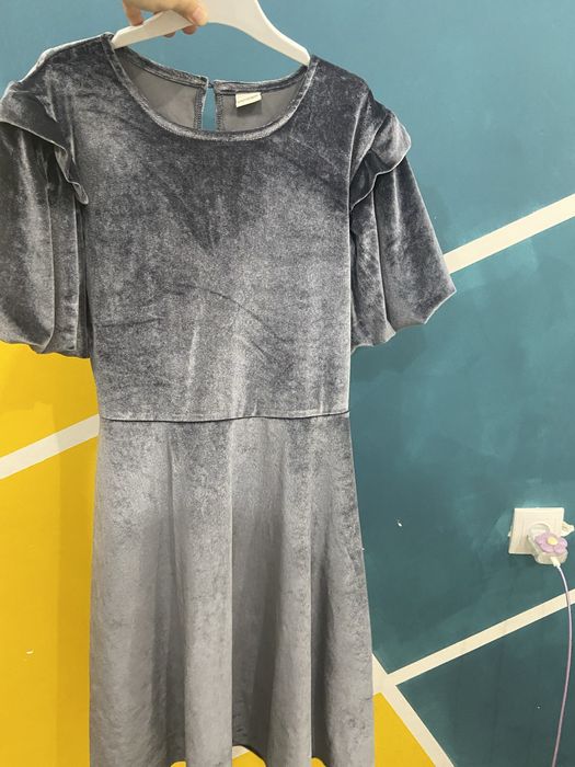 Платье на девочку новое