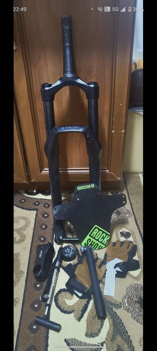 Vand piese pentru bicicleta