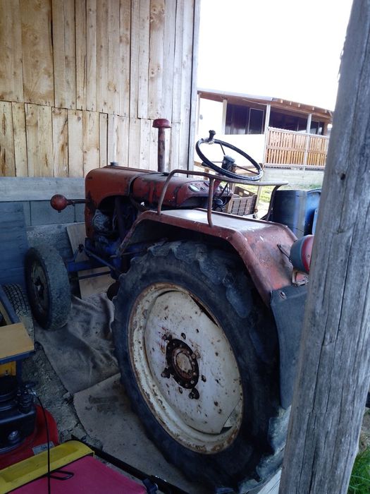 Vând tractor Staer sau schimb cu auto