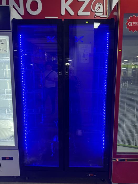 Витринные холодильники со склада