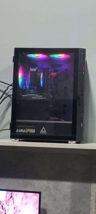 Kompyuterlar srochna sotiladi