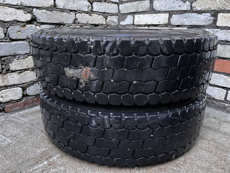 Продам резину на грузовик R17.5