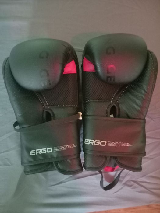 Боксови ръкавици