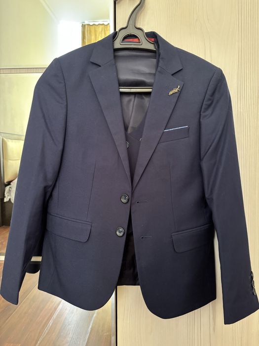 Школьная форма для мальчика, 36 размер.