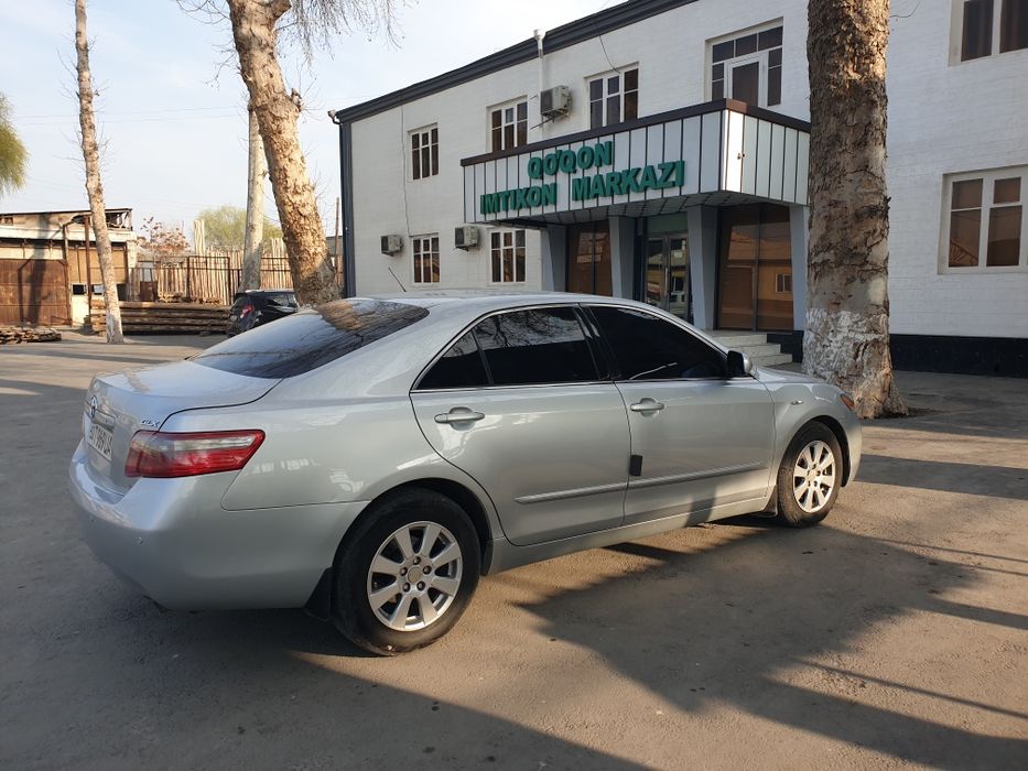 Camry sotiladi 40