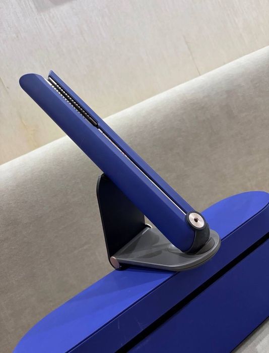 Продам Dyson Airstrait