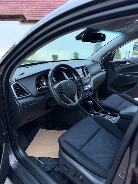Hunday tucson 2.0  Tdi 184 cp