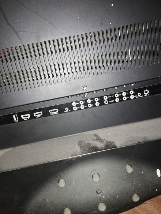 Продам срочно телевизор